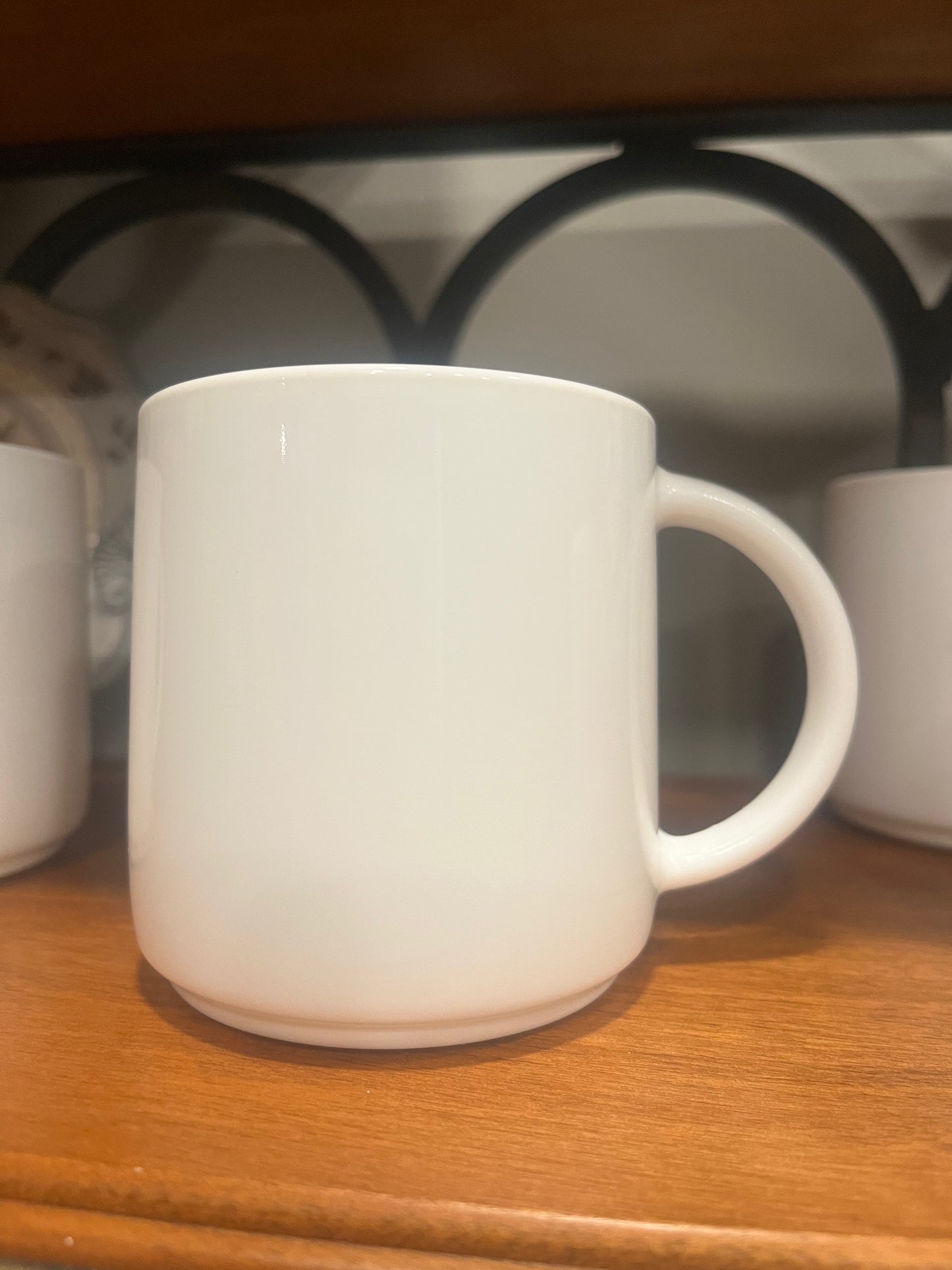 Milk glass mugs set 4