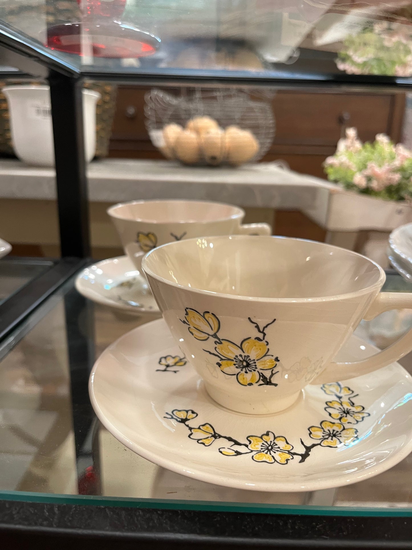 Dixie dogwood cup & saucer