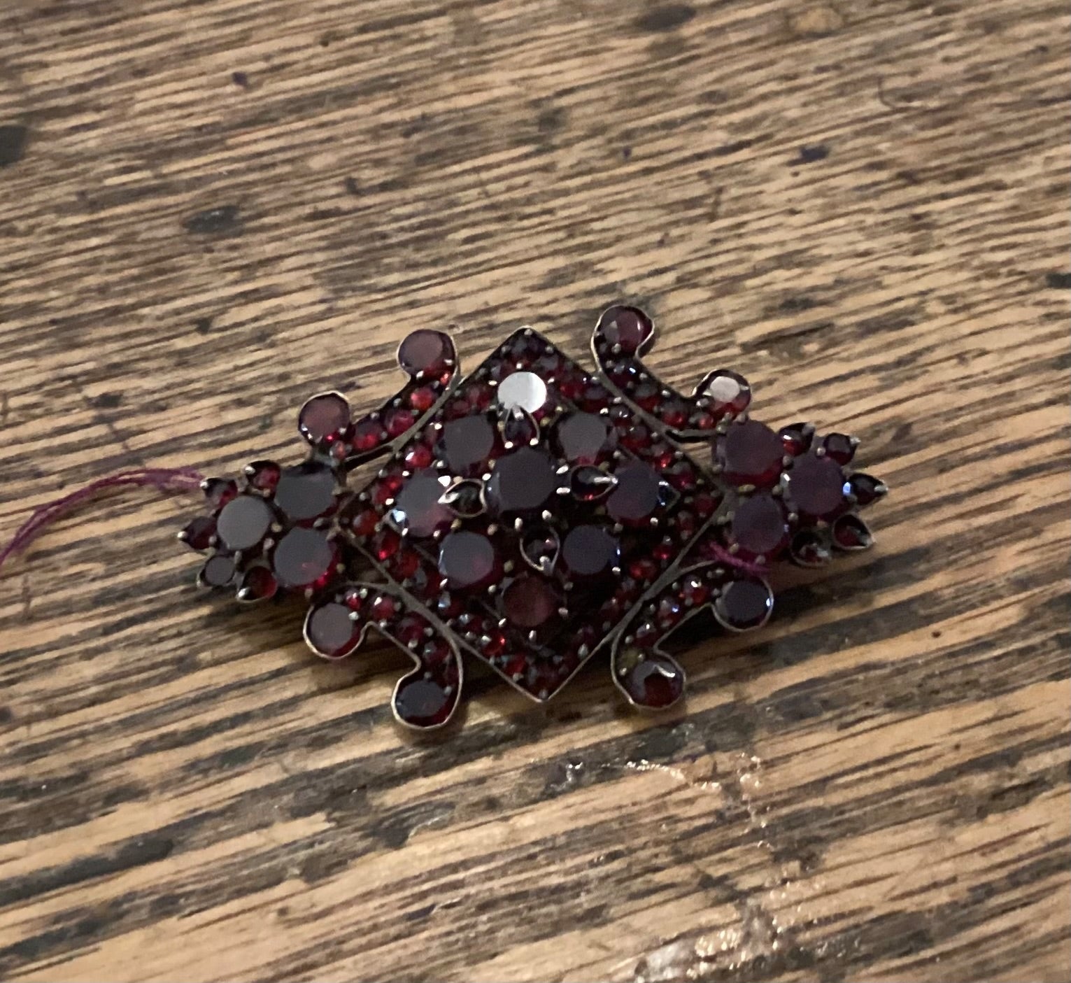 Victorian sm garnet bar pin - 1